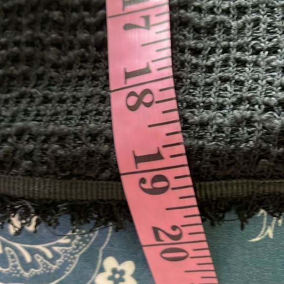 Max Studio Black Knit Raw Edge Sleeveless Top Size Small - Picture 8 of 8